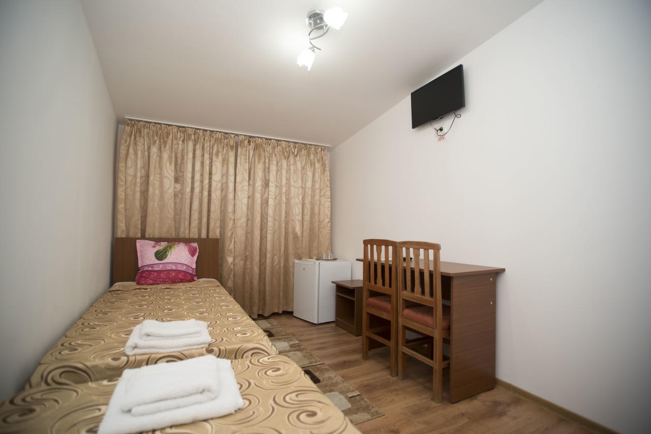 Hostel Ruxandra Foksány Kültér fotó
