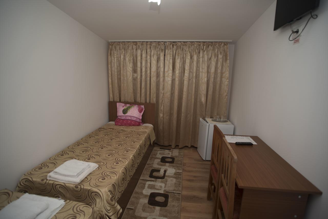 Hostel Ruxandra Foksány Kültér fotó