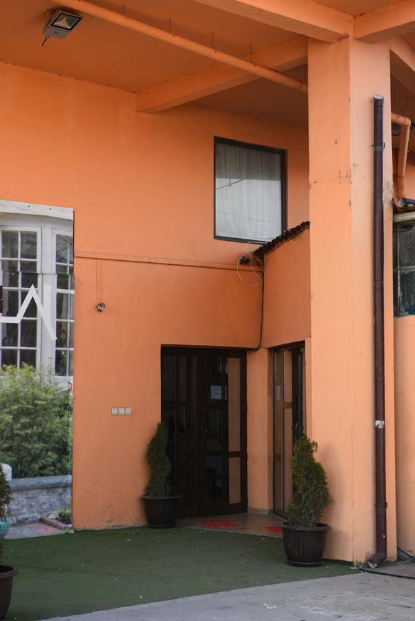 Hostel Ruxandra Foksány Kültér fotó