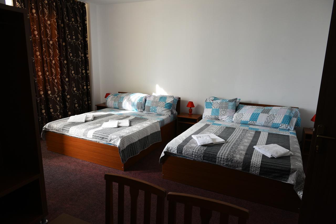 Hostel Ruxandra Foksány Kültér fotó