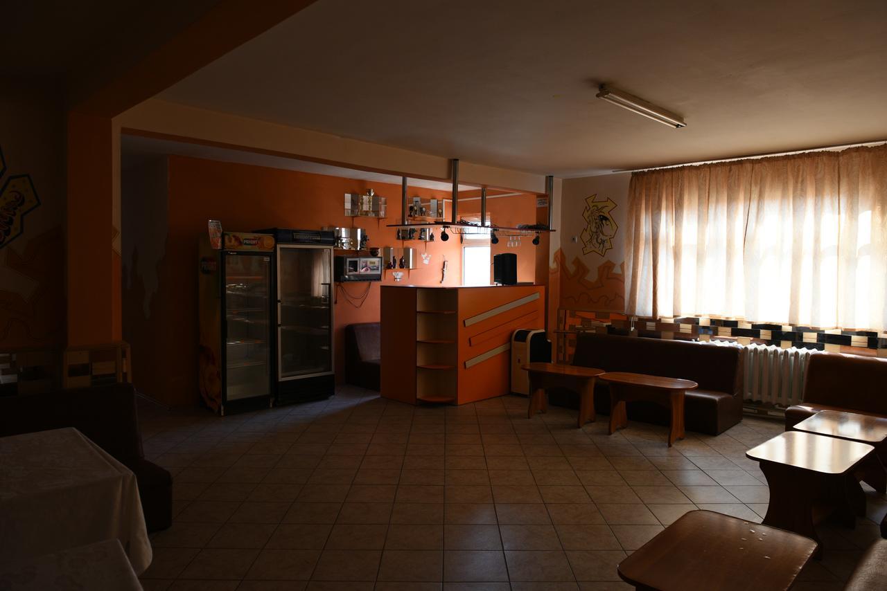 Hostel Ruxandra Foksány Kültér fotó